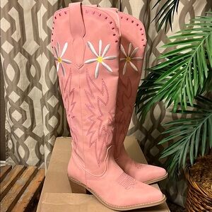 Pink Floral Embroidered Women's Cowboy Boots